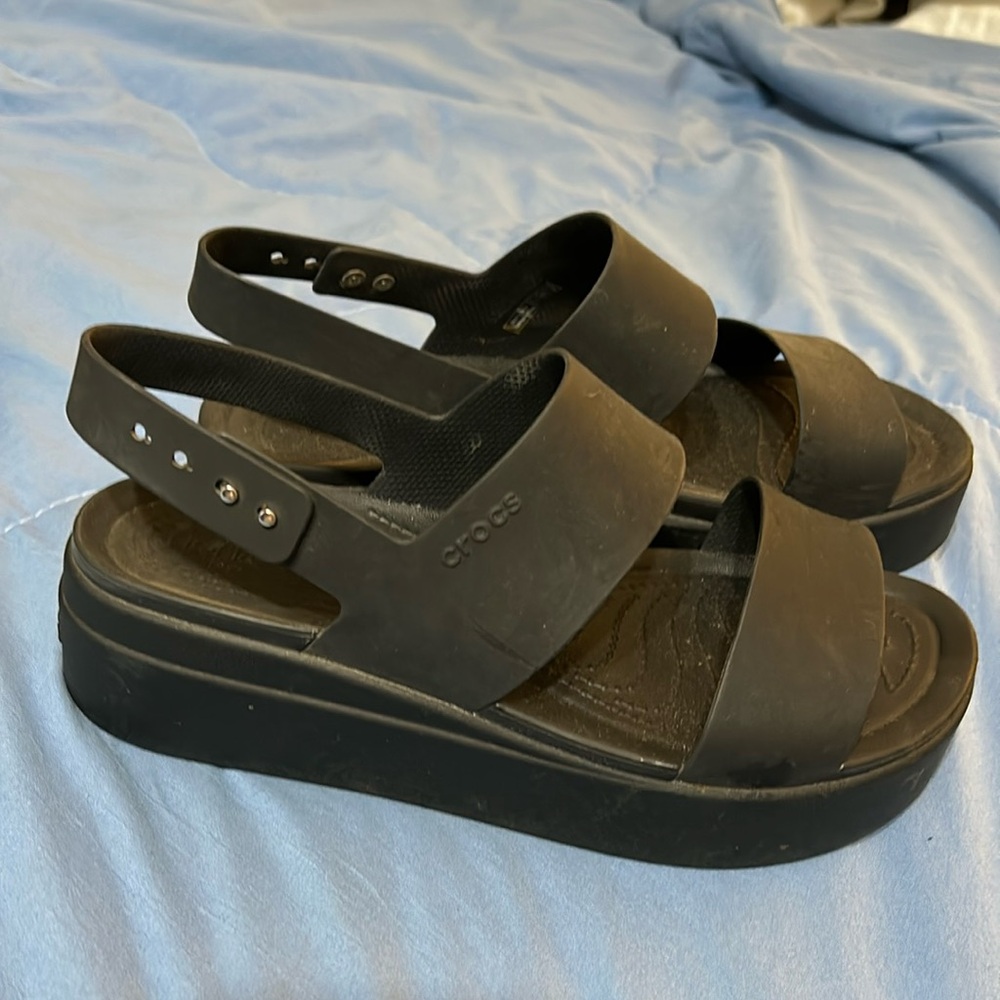 Black crocs